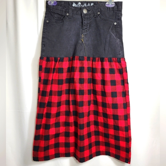 Mudd Dresses & Skirts - Mudd black jean skirt with flannel black red bottom    juniors 1  #736